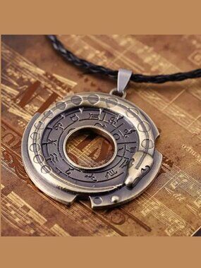 Assassin's Creed Connor Amulet Necklace Bronze